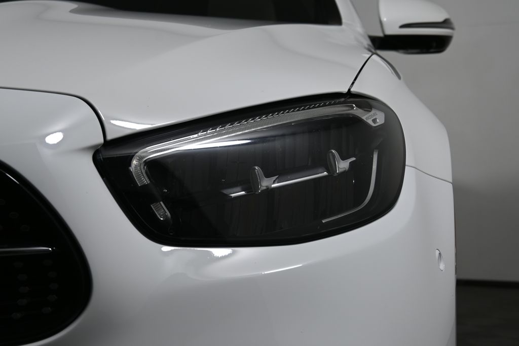 Thumbnail: 2023 Mercedes-Benz E-Class - 10