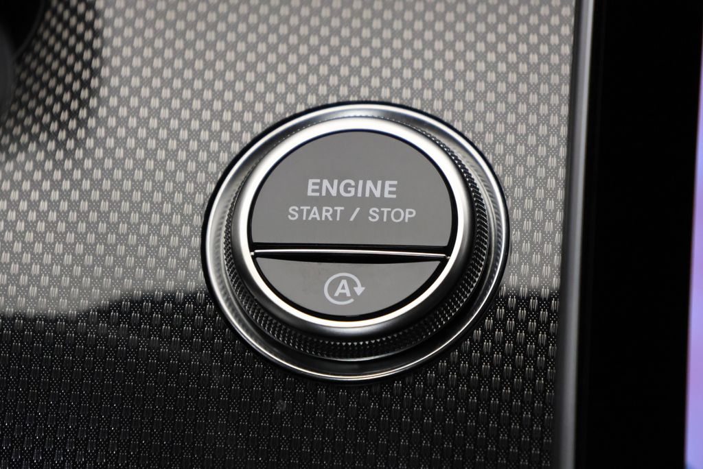 Thumbnail: 2025 Mercedes-Benz C-Class - 24