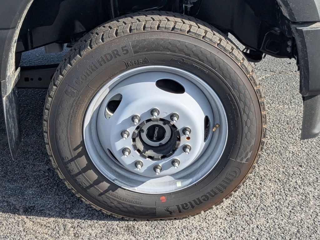 2025 Ford F-450 Chassis XL