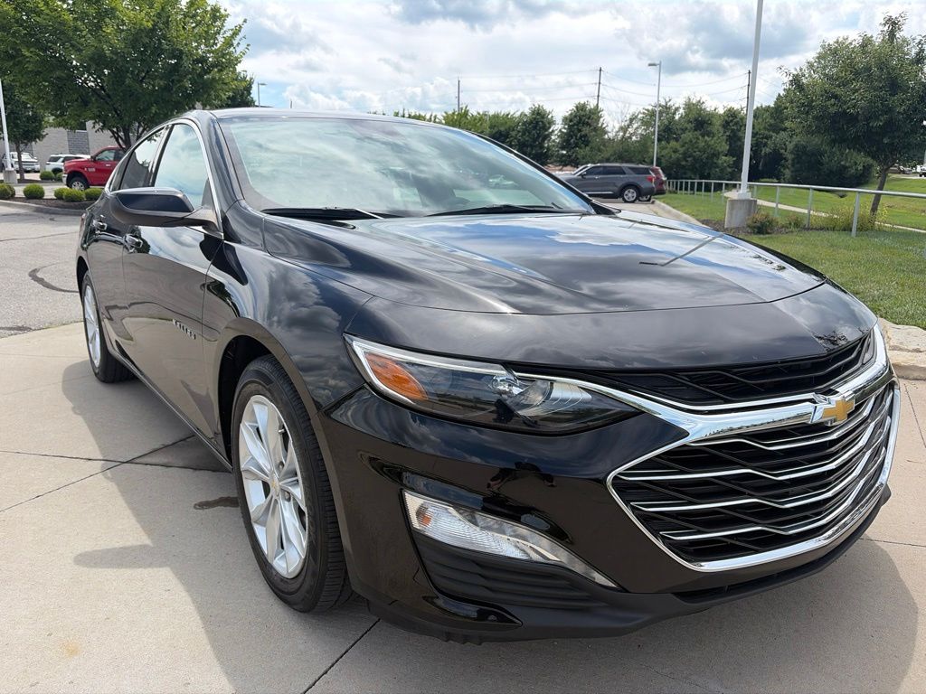 Used 2023 Chevrolet Malibu 1LT with VIN 1G1ZD5ST2PF158064 for sale in Kansas City
