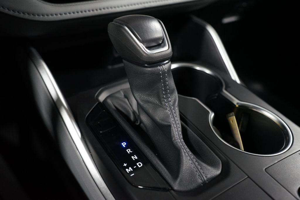 Thumbnail: 2023 Toyota Highlander - 23