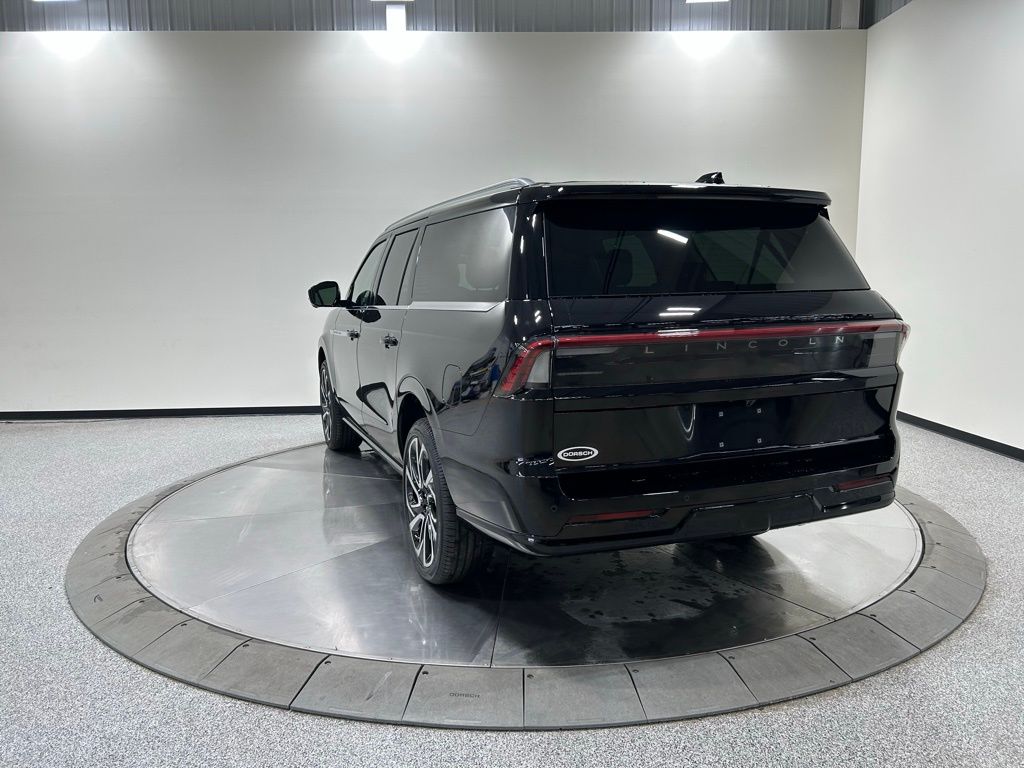 new 2026 Lincoln Navigator L car, priced at $108,402