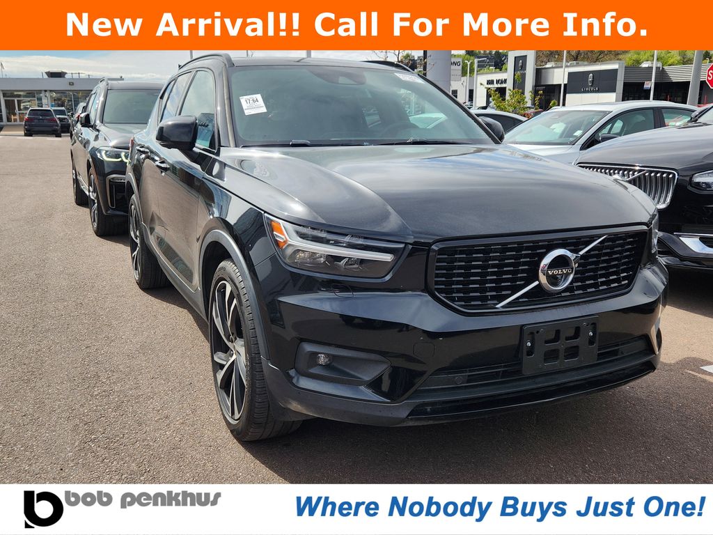 2021 Volvo XC40 R-Design