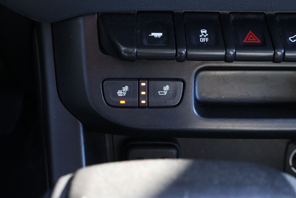 Thumbnail: 2021 Chevrolet Colorado - 21