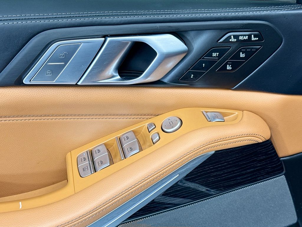 Thumbnail: 2021 BMW X7 - 23