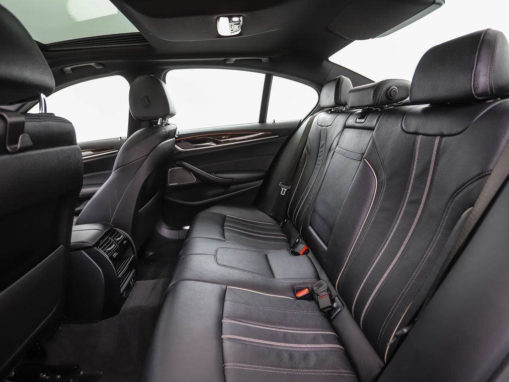 Thumbnail: 2021 BMW 5 Series - 22