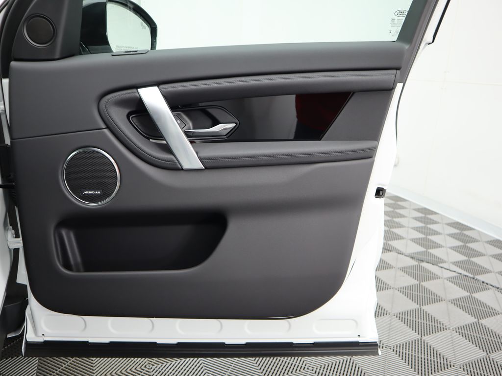 Thumbnail: 2024 Land Rover Discovery Sport - 26