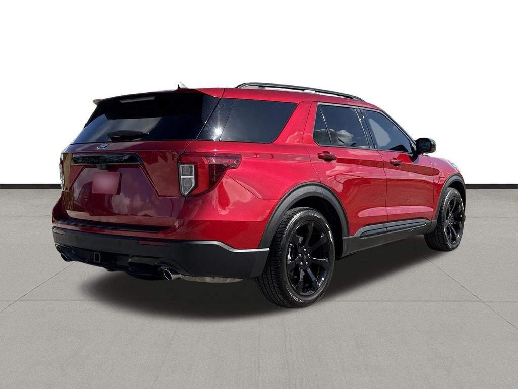 2024 Ford Explorer ST-Line - 4