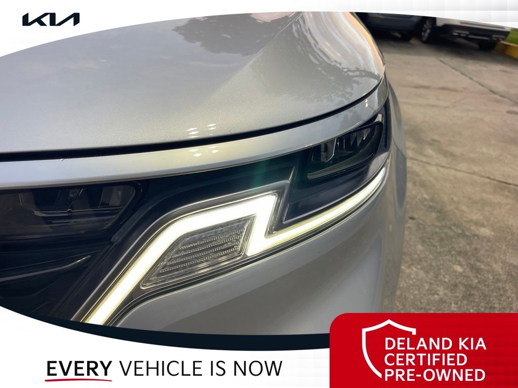 Used 2023 Kia Carnival Van