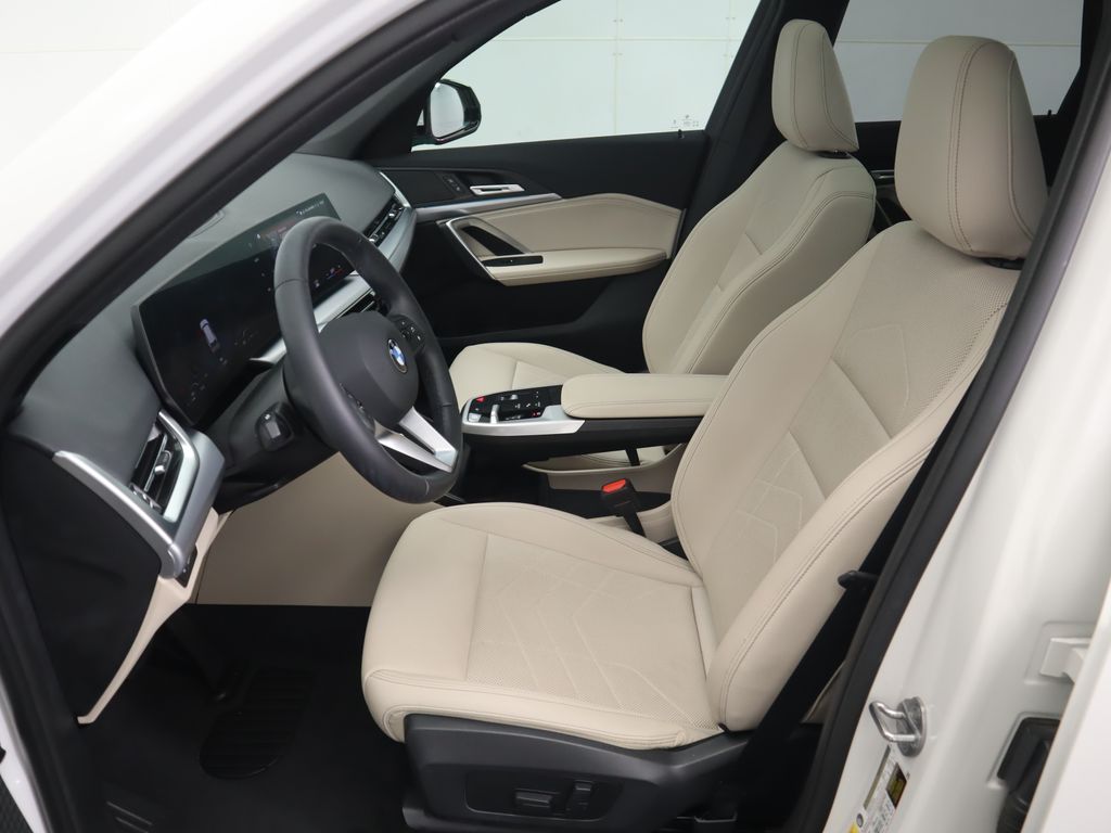 Thumbnail: 2023 BMW X1 - 20