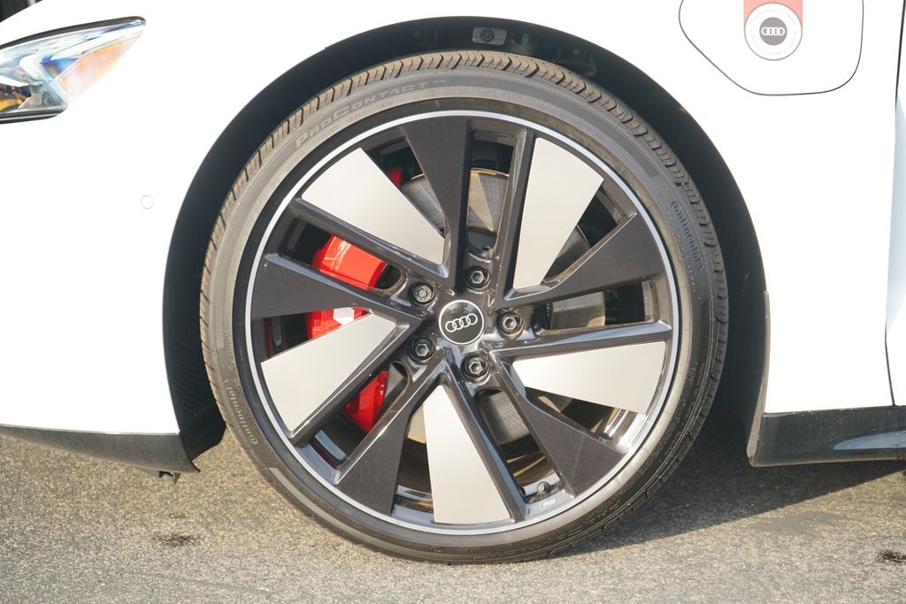 2025 Audi e-tron GT Premium Plus 3