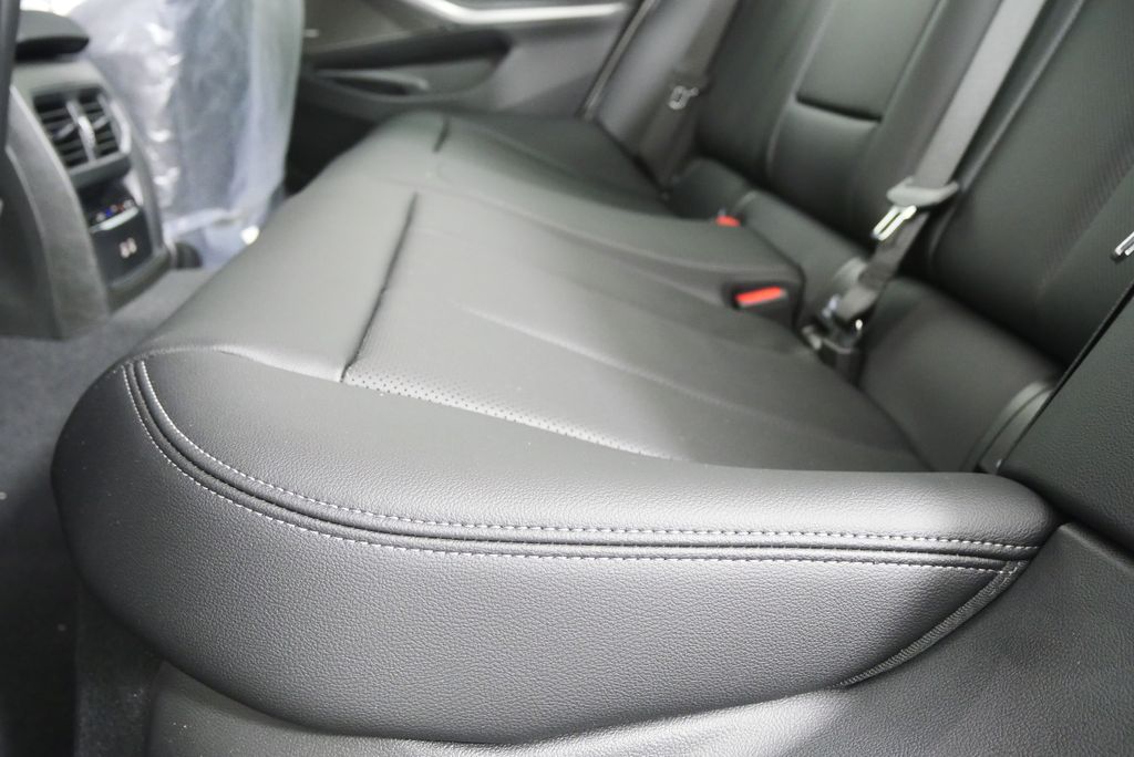 Thumbnail: 2026 BMW 3 Series - 15