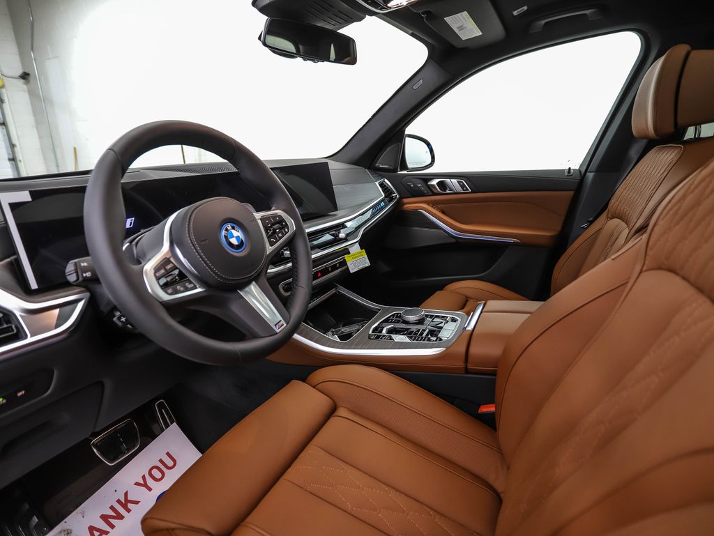 Thumbnail: 2026 BMW X5 - 10