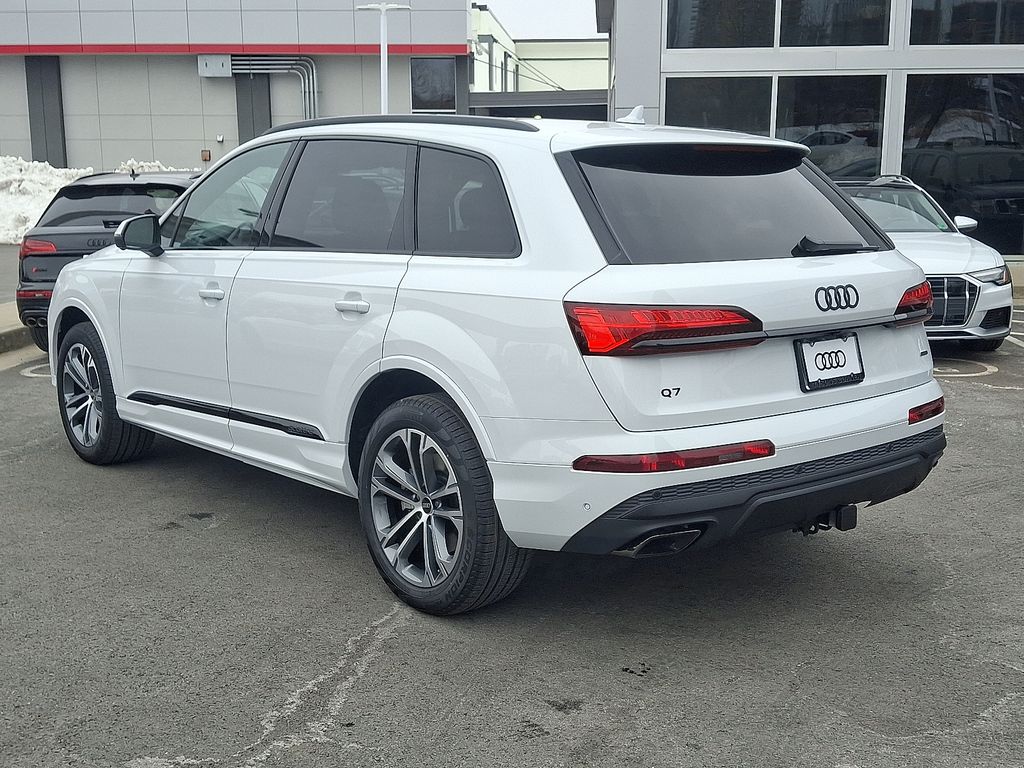 Thumbnail: 2026 Audi Q7 - 4