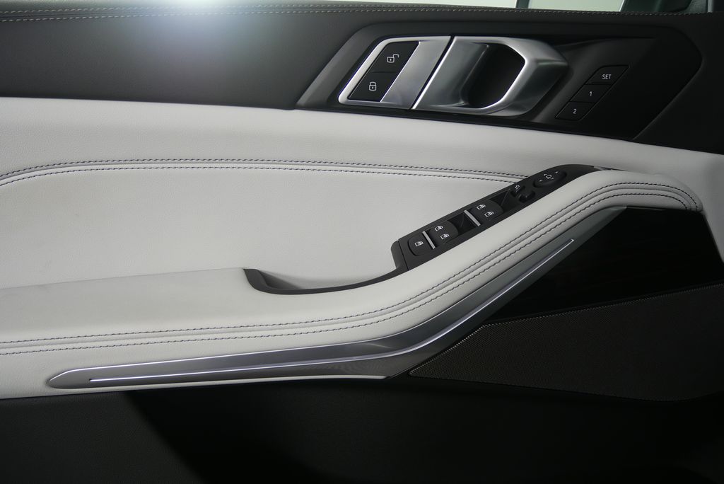 Thumbnail: 2026 BMW X5 - 8