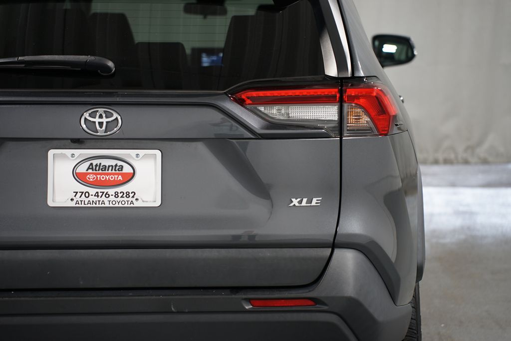 2021 Toyota RAV4 XLE 10