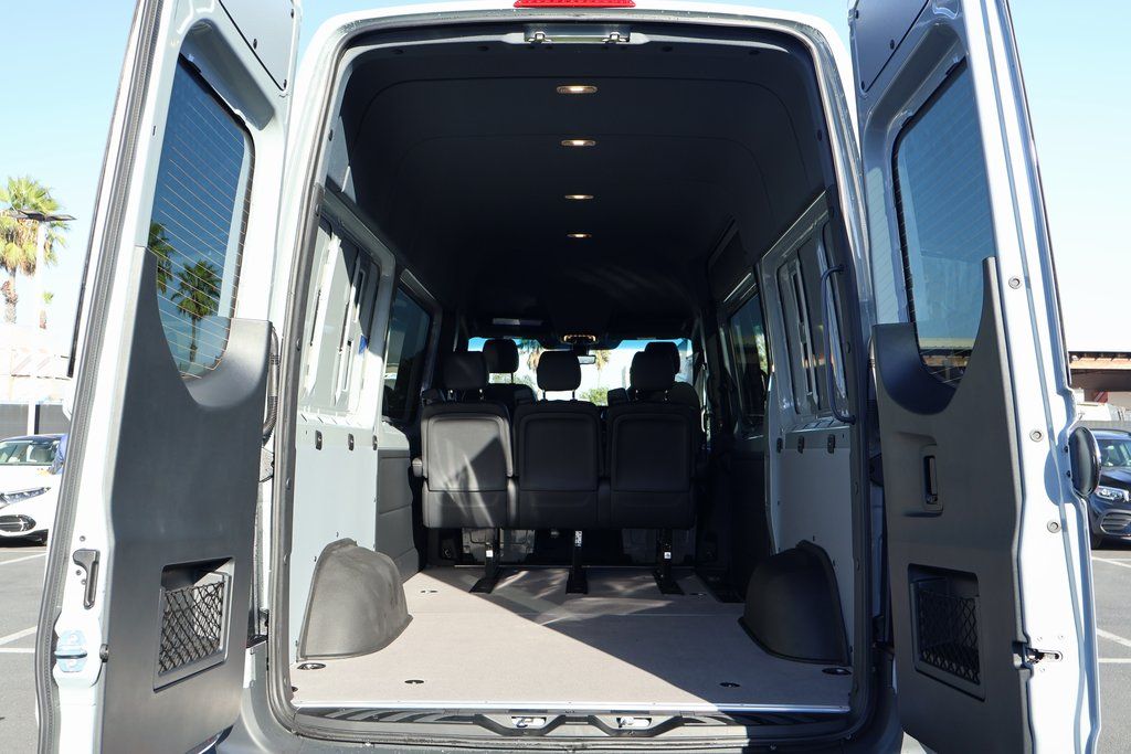 Thumbnail: 2026 Mercedes-Benz Sprinter - 9