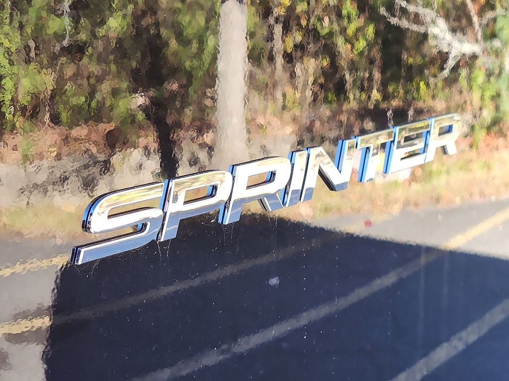 Thumbnail: 2025 Mercedes-Benz Sprinter - 17