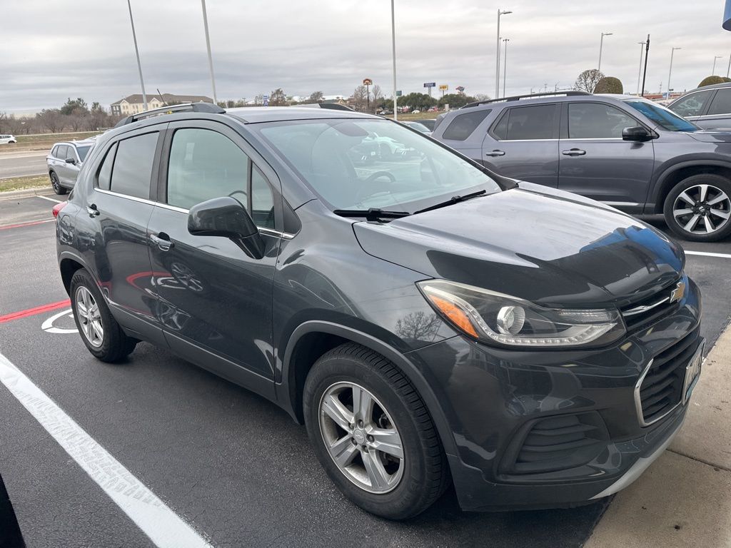 Thumbnail: 2018 Chevrolet Trax - 3