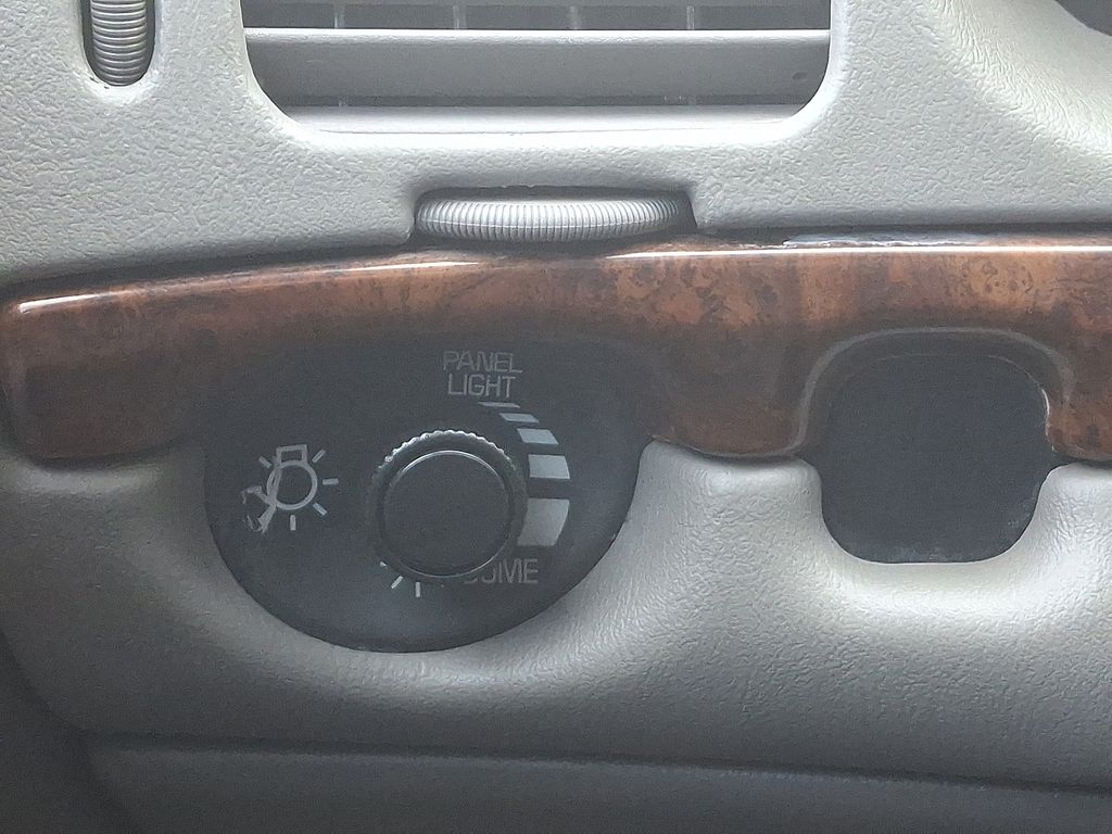 Thumbnail: 2004 Chevrolet Impala - 25