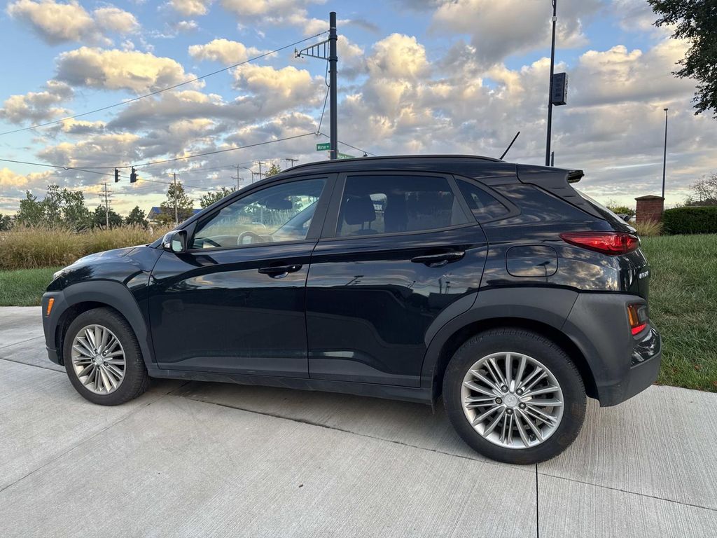 2020 Hyundai Kona SEL photo 3