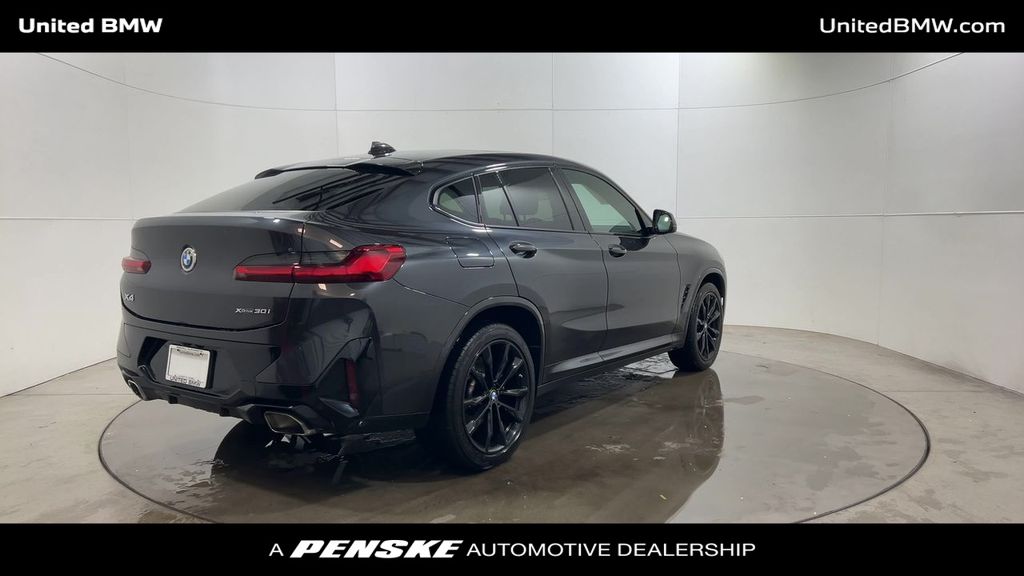 Thumbnail: 2022 BMW X4 - 8
