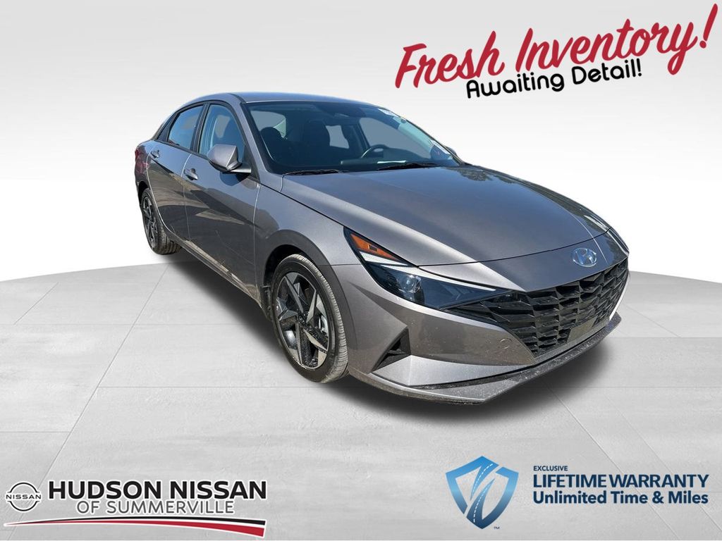 2023 Fluid Metal Hyundai Elantra SEL Sedan