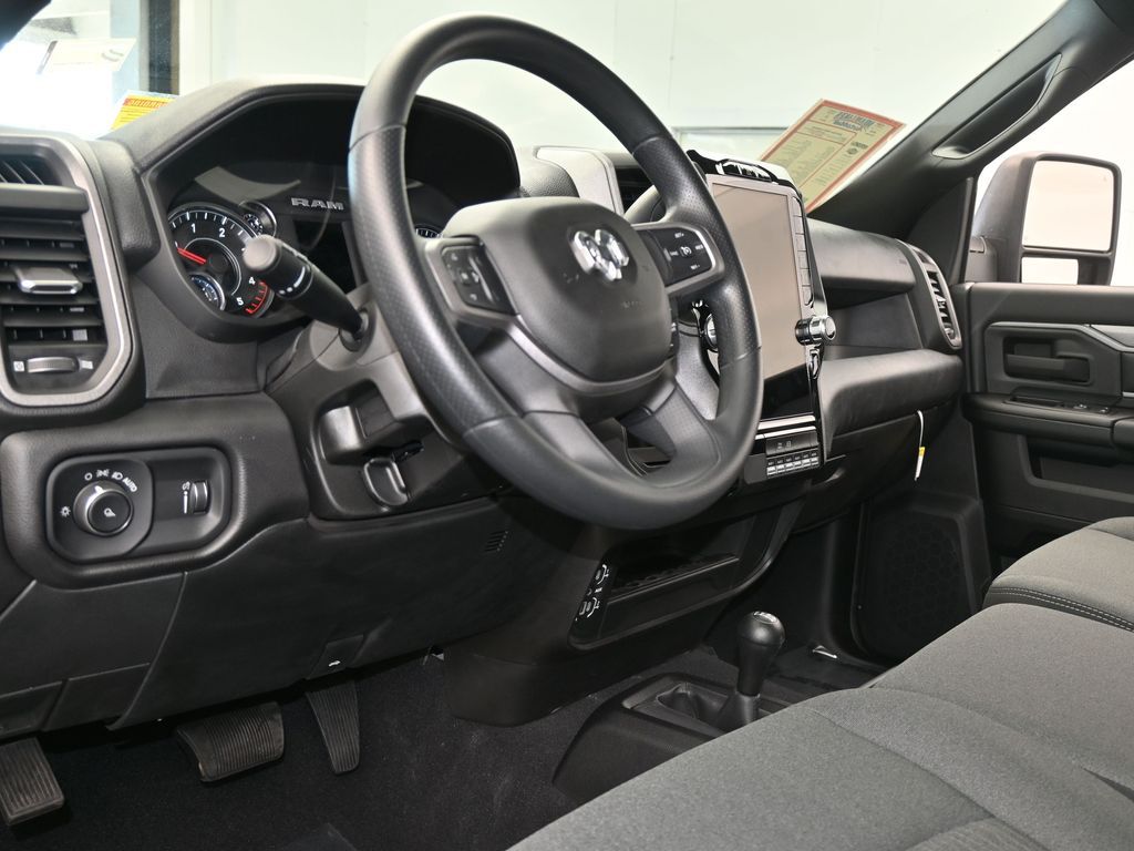 Used 2024 Granite Crystal Metallic Clearcoat Ram Tradesman image 12