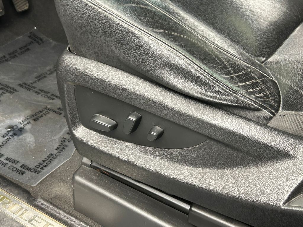 Used 2020 Shadow Gray Metallic Chevrolet LT image 14