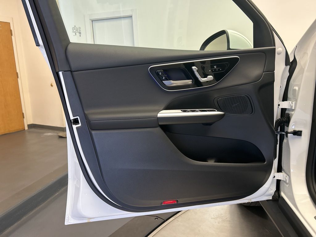 Thumbnail: 2026 Mercedes-Benz GLC - 11