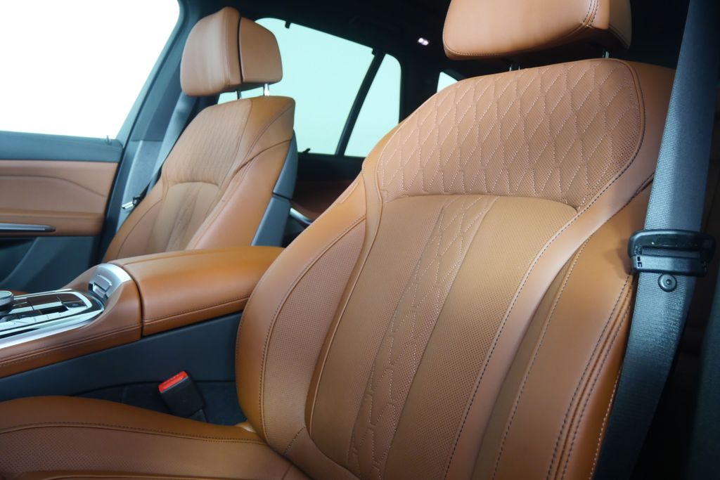 Thumbnail: 2026 BMW X5 - 11