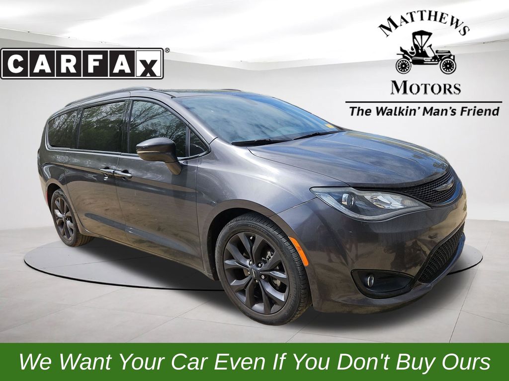 Gray (Granite Crystal Metallic Clearcoat) 2018 Chrysler Pacifica Limited FWD Minivan Front-Wheel Drive 9-Speed Automatic