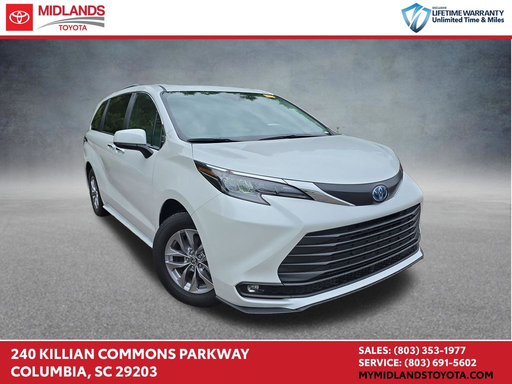 Pearl 2025 Toyota Sienna XLE 7-Passenger AWD Minivan All-Wheel Drive Continuously Variable Transmission