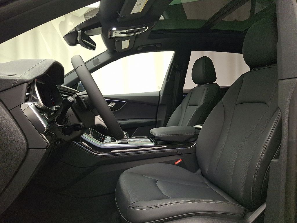 Thumbnail: 2026 Audi Q8 - 8
