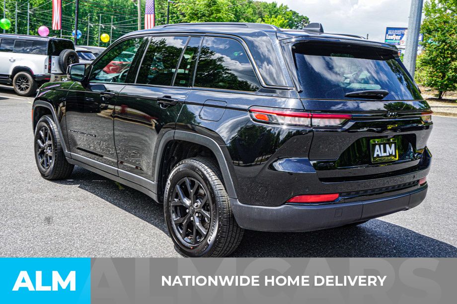 Used 2025 Black Jeep Altitude image 5