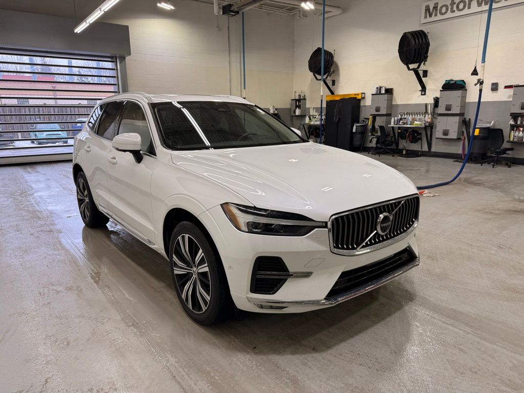 Thumbnail: 2023 Volvo XC60 - 7