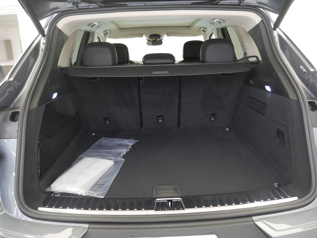 Thumbnail: 2026 Porsche Cayenne - 24