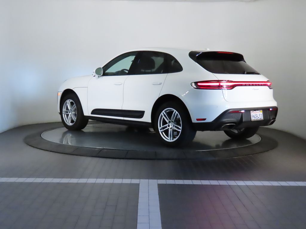 Thumbnail: 2024 Porsche Macan - 3