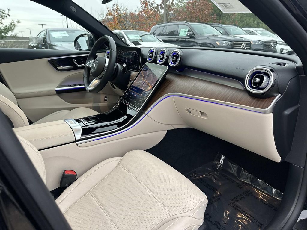 Thumbnail: 2025 Mercedes-Benz C-Class - 21