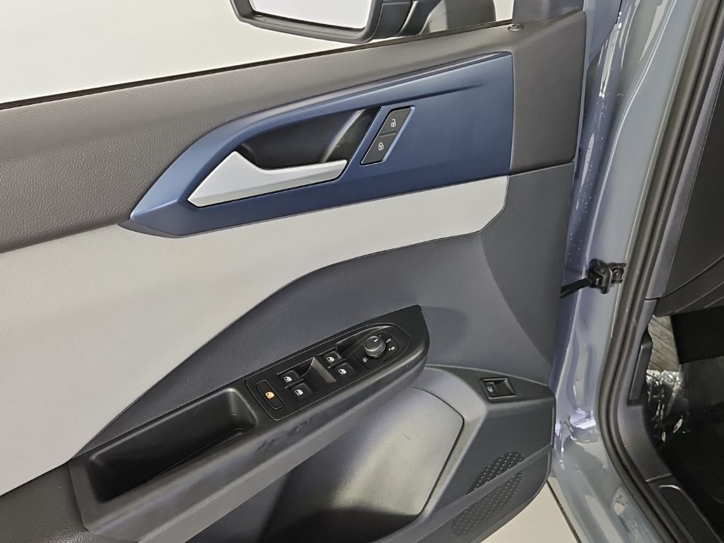 Thumbnail: 2023 Volkswagen Taos - 12