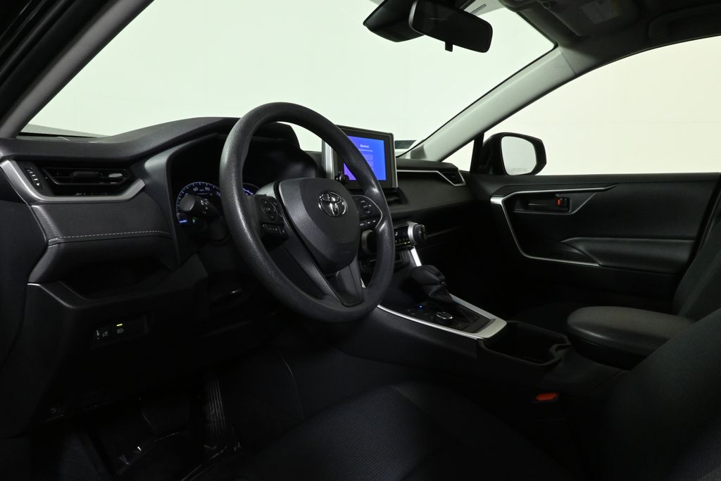 Thumbnail: 2023 Toyota RAV4 - 16