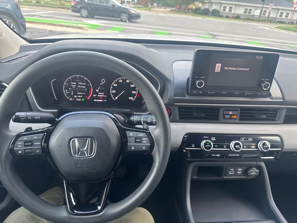 Certified Used 2023  Honda LX image 14