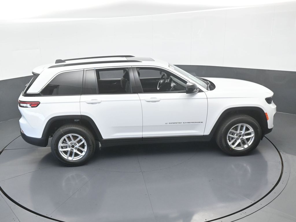 New 2026 Bright White Clearcoat Jeep Laredo X image 52