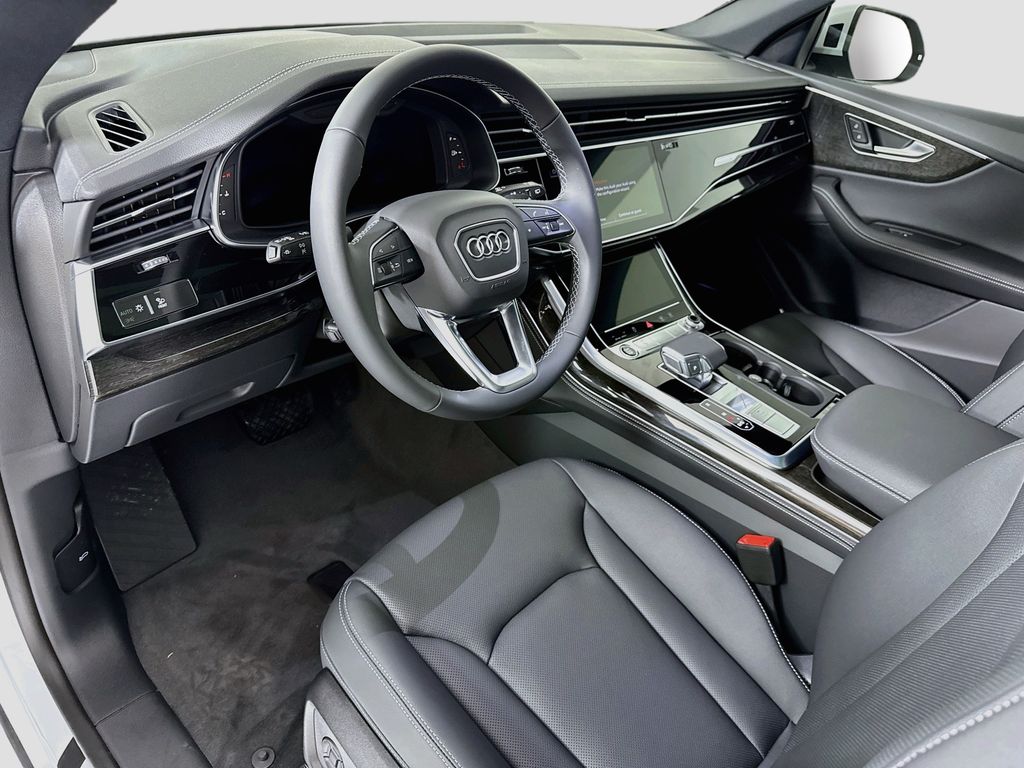 Thumbnail: 2026 Audi Q8 - 9