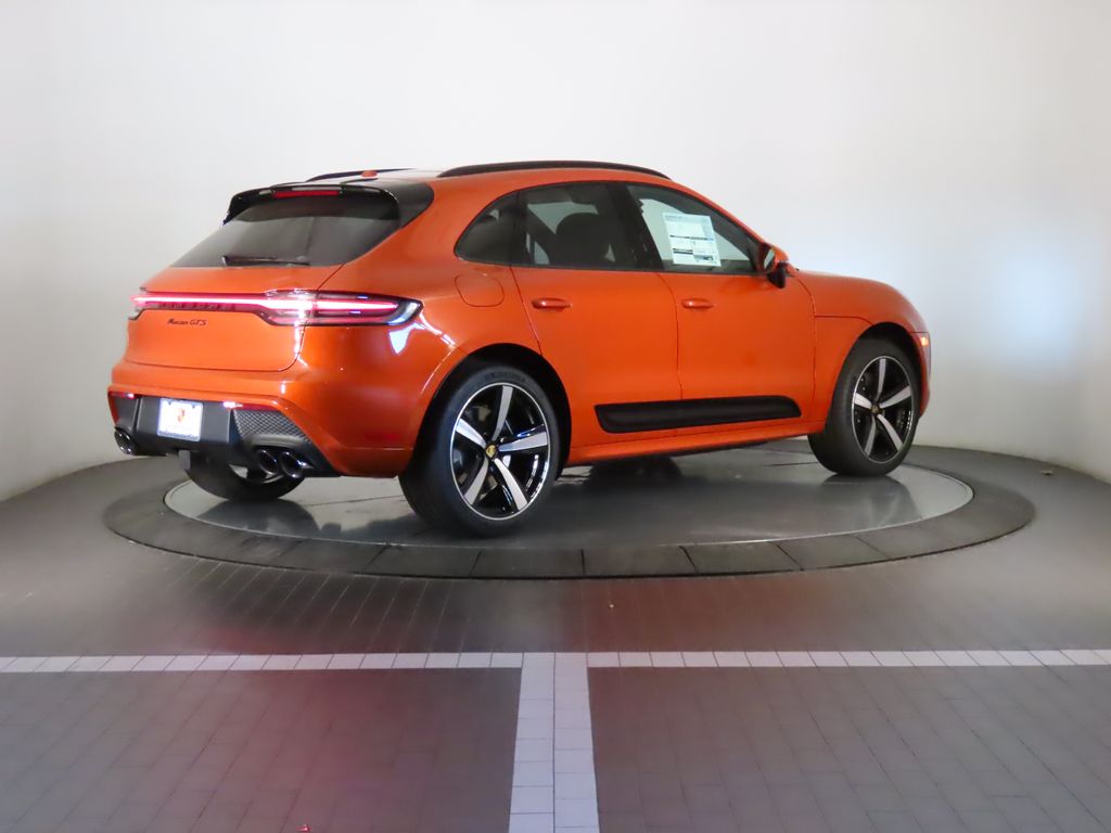 Thumbnail: 2025 Porsche Macan - 7