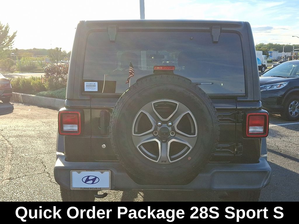 Thumbnail: 2018 Jeep Wrangler - 6