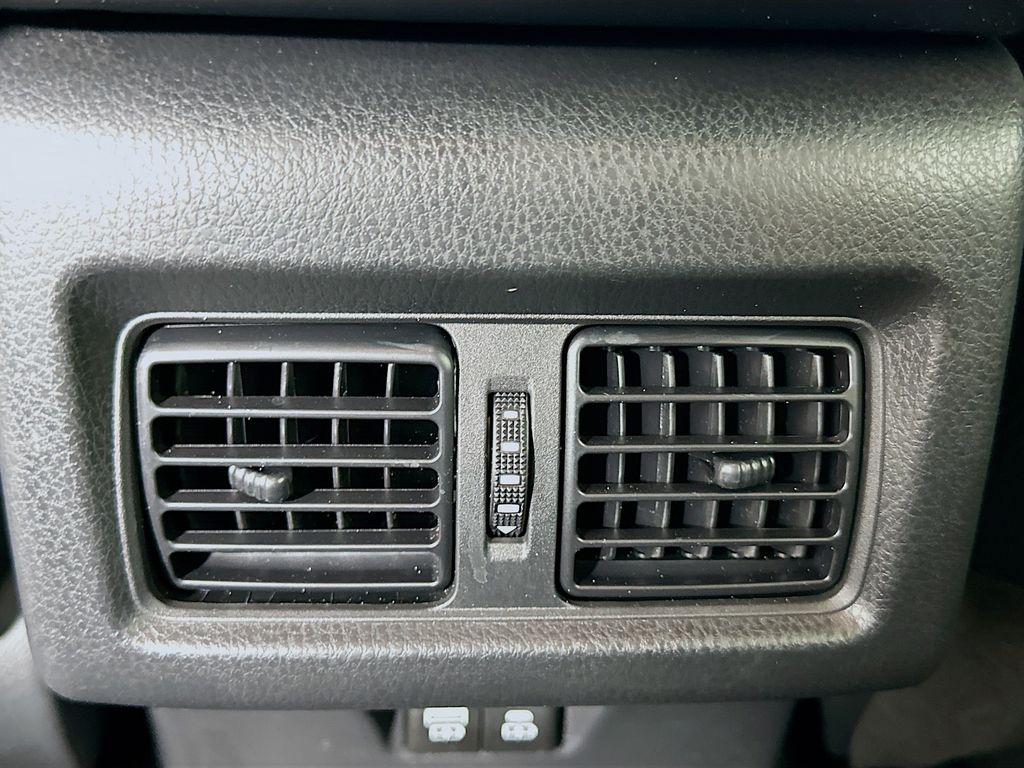 Thumbnail: 2025 Toyota Camry - 25