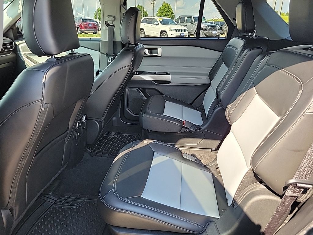 Used 2024 Ford Explorer SUV