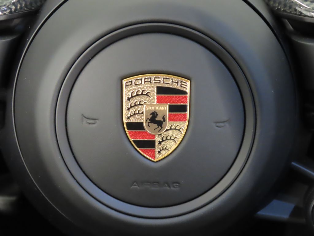 Thumbnail: 2025 Porsche Macan - 21