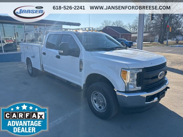 2017 Ford F-350 Super Duty Chassis XL Crew Cab 4WD